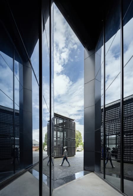 Dali Transformer Theater: Immersive Theatrical District